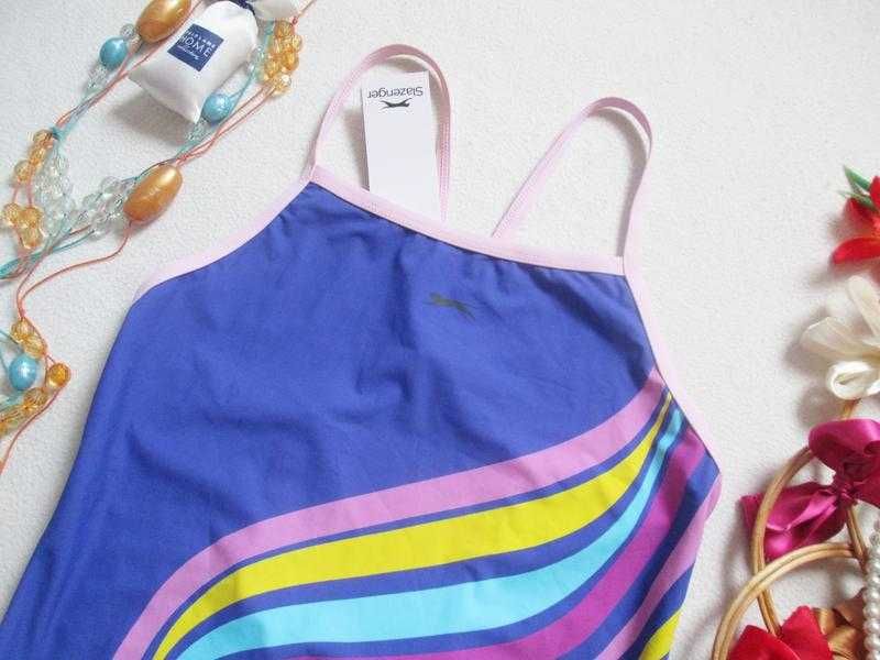 Слитный спортивный купальник для бассейна и пляжа Slazenger .