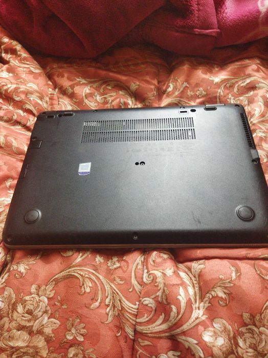 Computador portátil com carregador514415694531143682