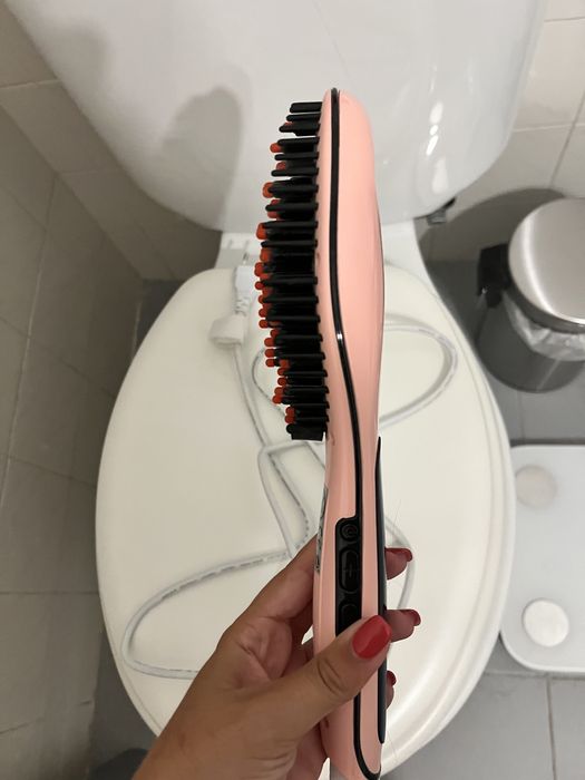 Escova alisadora de cabelo