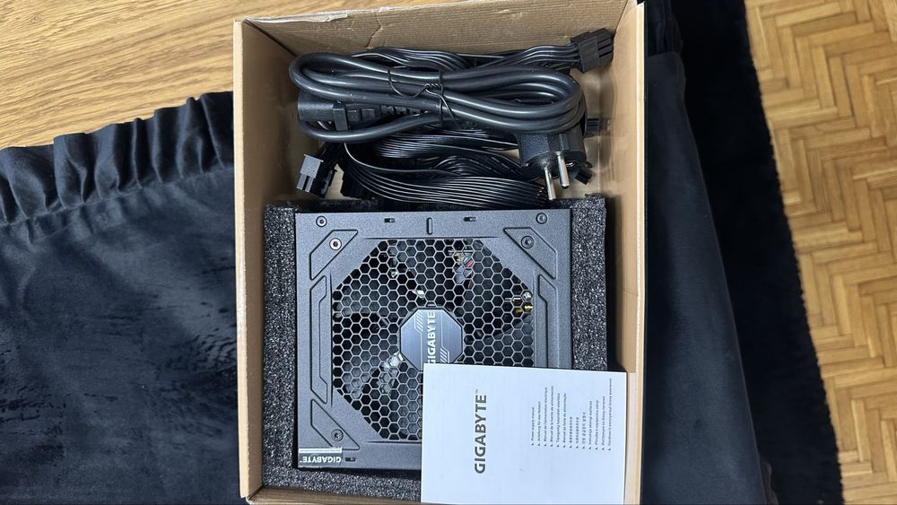 Zasilacz gigabyte 750w 80 plus gold