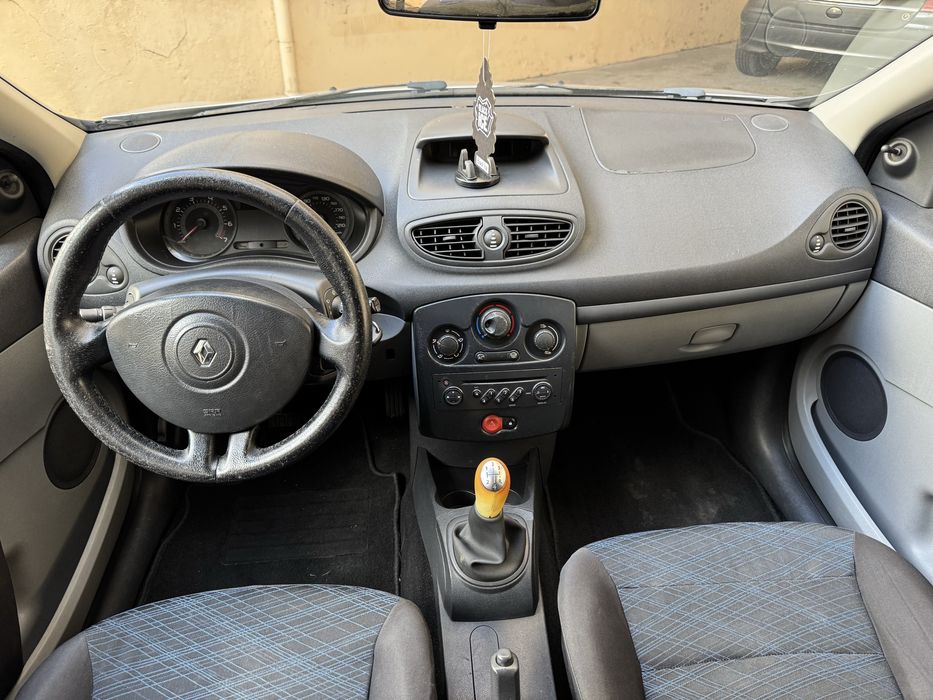 Renault Clio III 1.2 16V - 75Cv - Gasolina