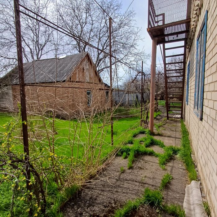 Будинок в центрі смт Софіївка