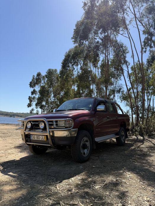 Toyota Hilux 2.4 TD Tracker *ÚNICO DONO*