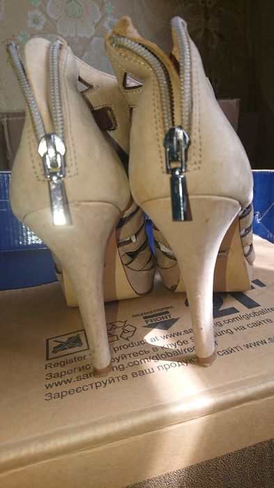 Босоножки кожаные на каблуках 36 размер