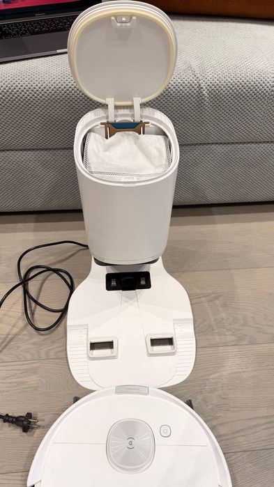 Робот-пилосос Ecovacs Deebot N10 Plus з базою самоочищення
