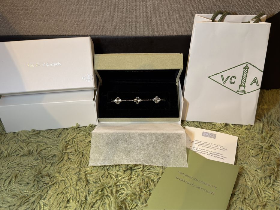 Srebrna bransoletka koniczynki