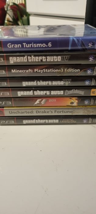 Ps3 super slim 1 Tb 3 pady +9gier