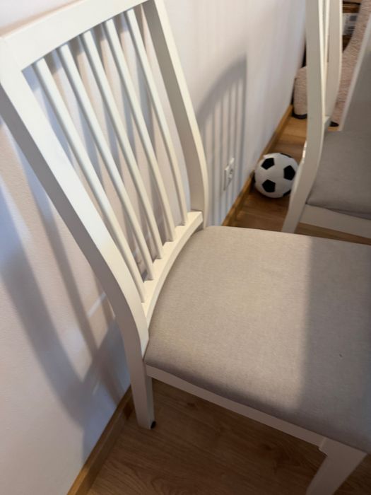 Mesa de jantar extensível + 8 cadeiras
