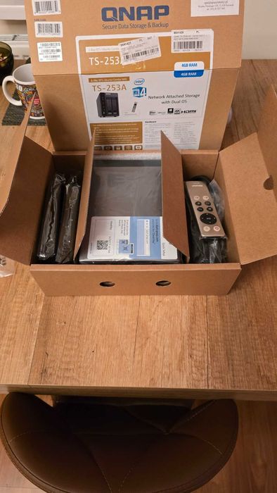 Serwer NAS QNAP TS-253A-4G (2lan 2bay 2hdmi 2mic 4usb 4GBram pilot)