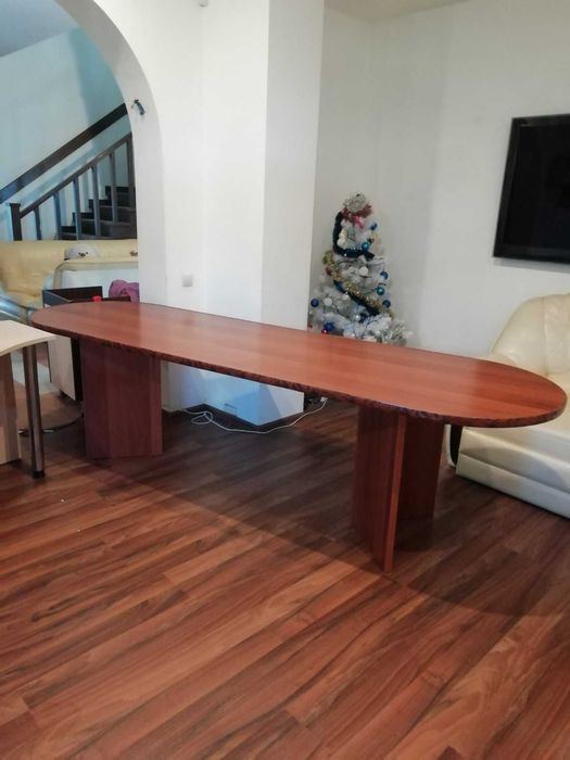 Стіл дерев'яний для гостинної