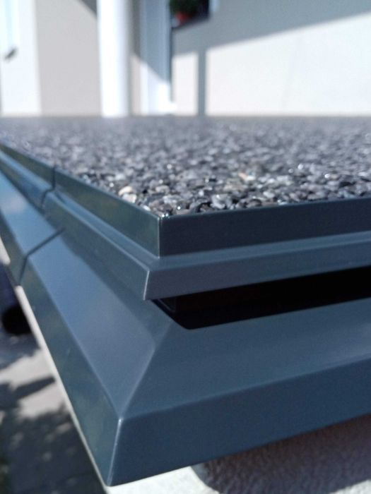 Posadzki żywiczne , profile , kamienny dywan