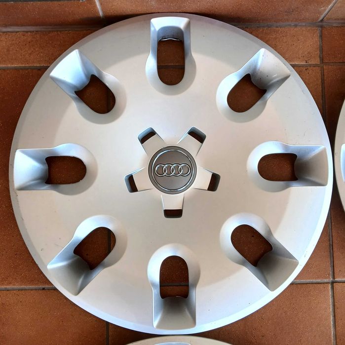 AUDI A1 10-18 Kołpaki 15'' 8X0601147 Komplet