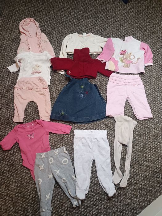 Костюмчики кофти бодики 68