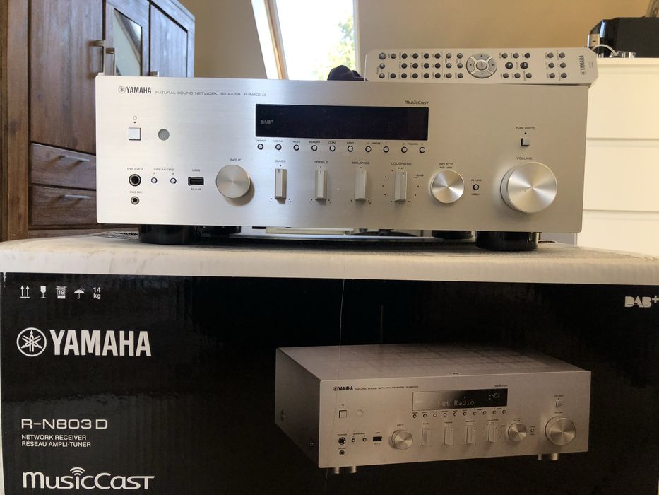 Yamaha R-N803D amplituner stereo