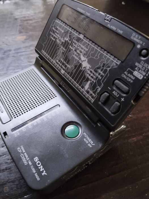 Радиоприемник Sony icf-c2500