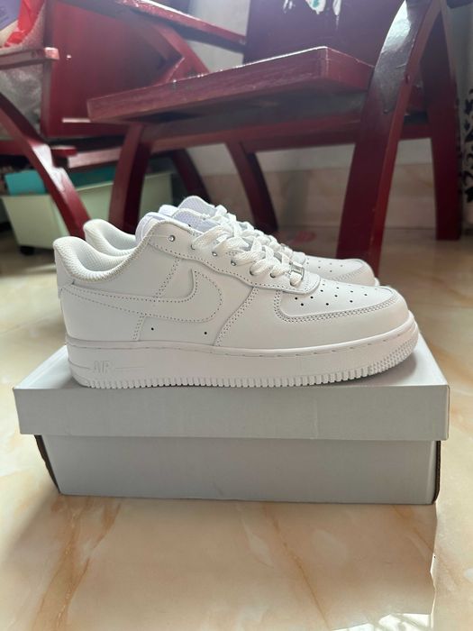 Nowe Nike Air Force 1 White Leather R.42