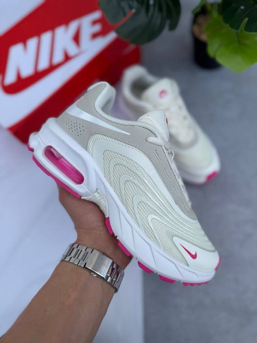 Жіночі кросівки Nike Air Max Fire