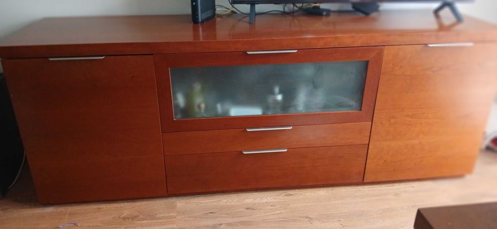 Aparador com muita arrumação