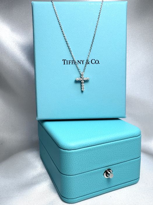 Золотий хрестик з діамантами у стилі Tiffany на ланцюжку