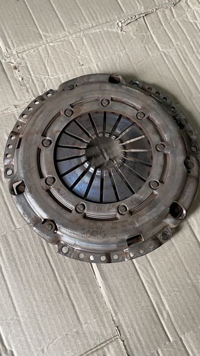 Продам корзину сцепления на гольф 7 1.6TDI