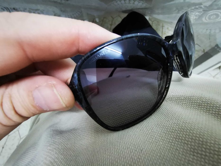 Óculos chanel originais Foram super caros Tem alguns riscos