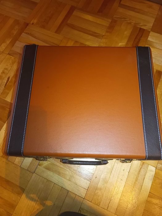 Sprzedam gramofon retro Nostalgy by Auna w walizkowej obudowie.