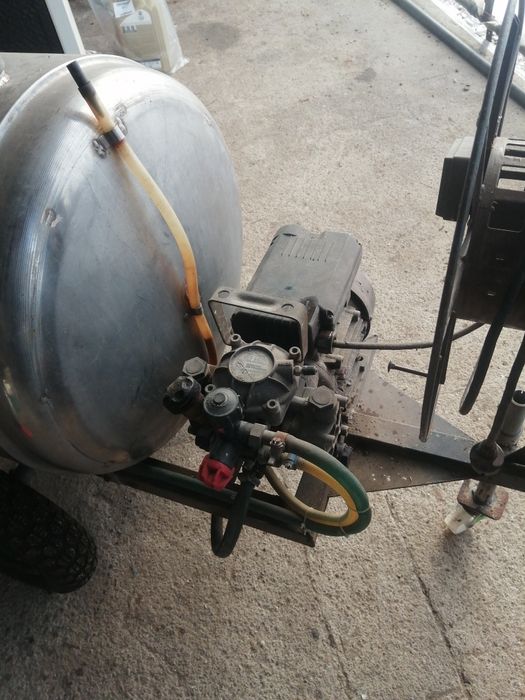 Maquina de cura com depósito em inox