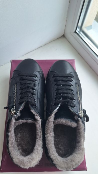 Зимові кросівки натуральна шкіра на хутрі Туреччина