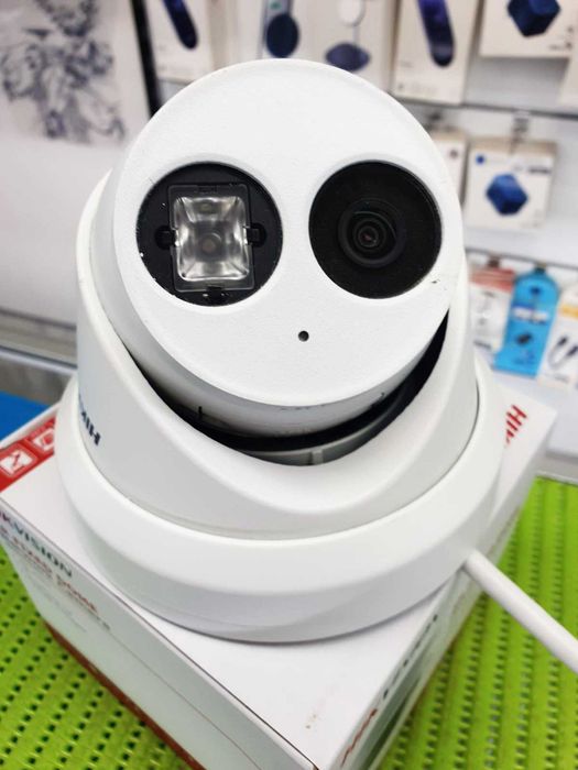 4 MP AcuSense IP відеокамера Hikvision DS-2CD2343G2-IU Запис на Micro SD 256 ГБ. з мікрофоном