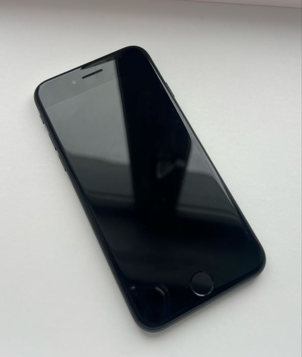 Айфон SE 2020 128 гб