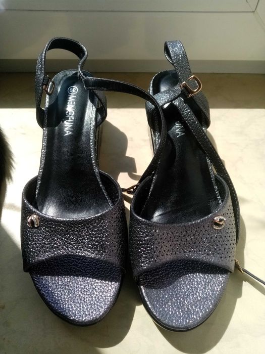 Босоножки новые р39