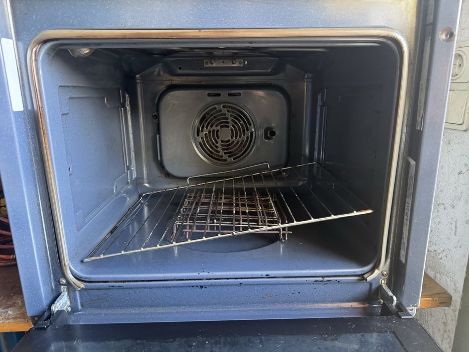 forno no estado que se encontra-se nas fotografias