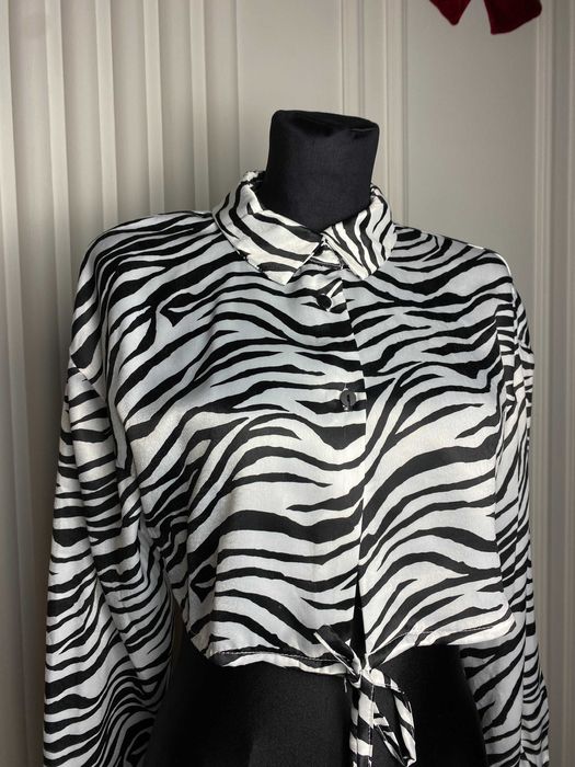 Nowa koszula krótka biała w zebrę 38 M Bershka z wiązaniem na imprezę