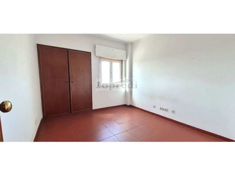 Apartamento T2 com terraço