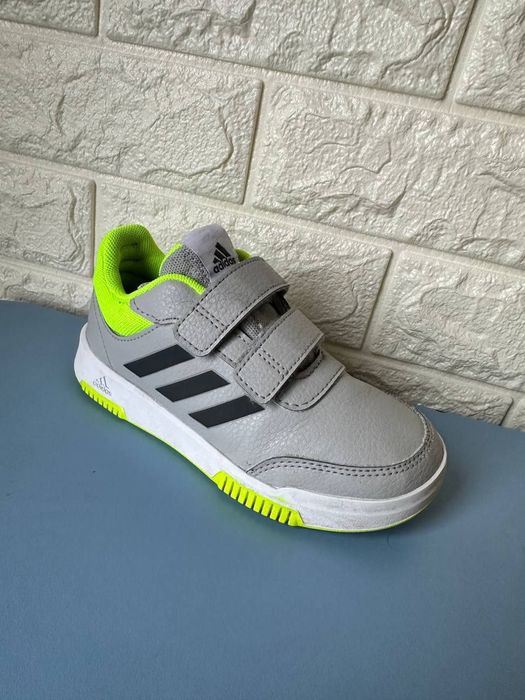 Кросовки Adidas 30p мокасини хайтопи кросівки крокси шлепки сандалі босоніжки