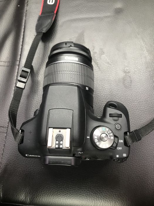 фотоапарат Canon EOS 2000D
