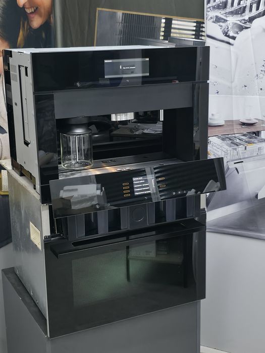 Комплект Духова шафа пароварка Miele DGC  кавомашина Miele CVA6805