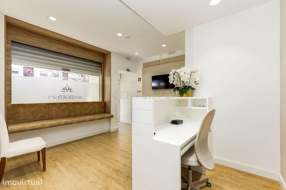 Espaço Comercial, Renovado, com  150m² na Quinta Grande – Excelente Vi