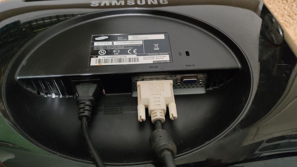 Монітор 19  Samsung 932GW LS19PEJSFV Black