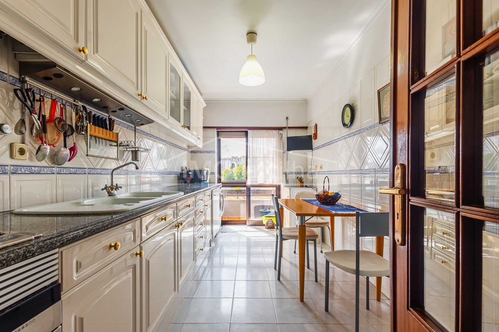 Apartamento T2 em Queluz