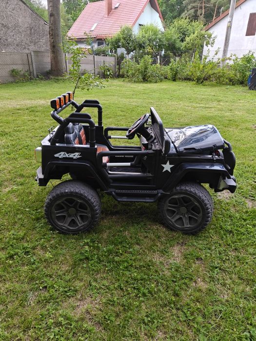 Jeep na akumulator