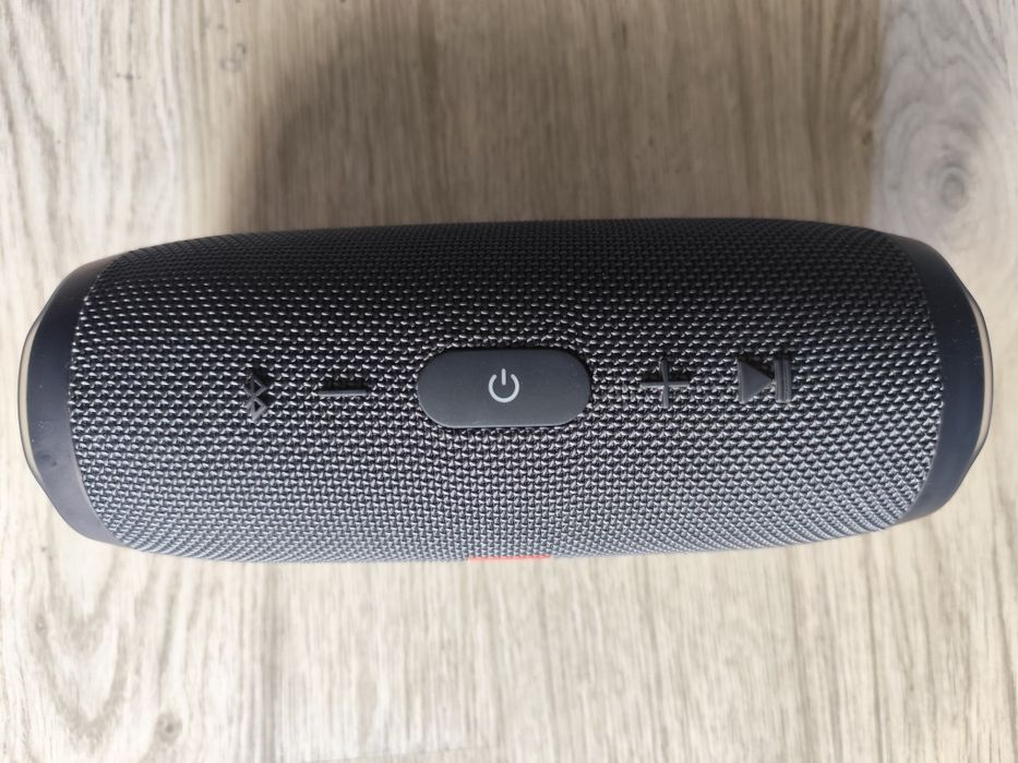 Coluna JBL Essential 1