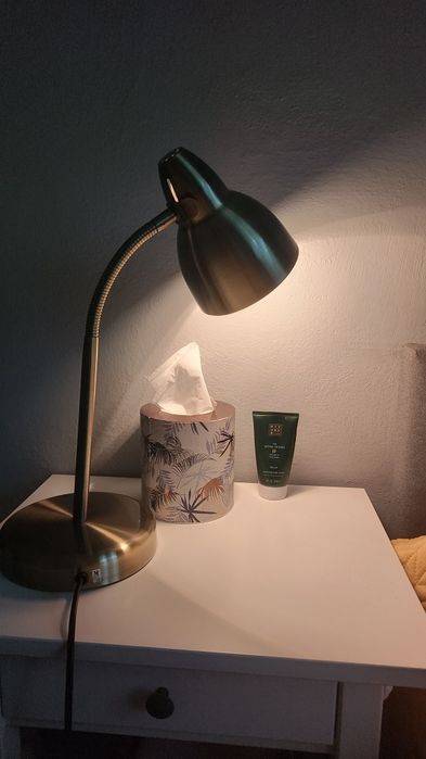 lampa biurkowa kolor mosiężny