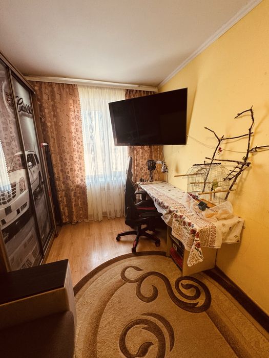 Продам трьох кімнатну з ремонтом у м.Новий Розділ.