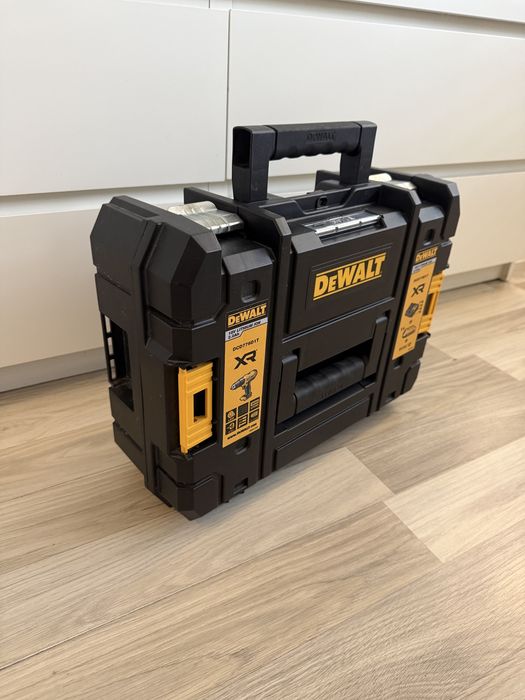 Wiertarko wkrętarka dewalt  DCD776 akumulatorem i ladowarka + walizka
