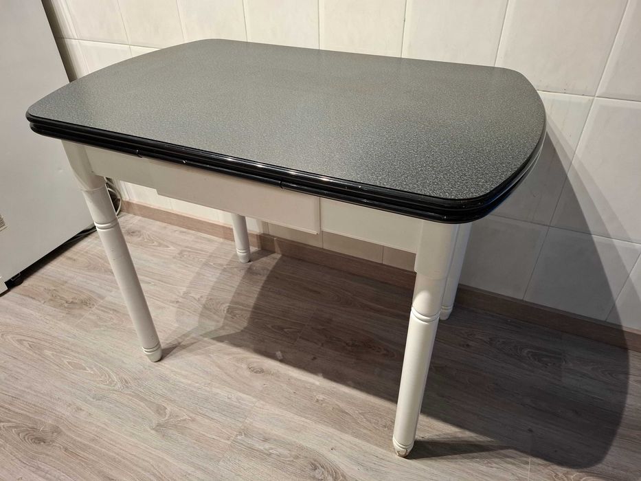 Mesa de cozinha com possibilidade de ampliação