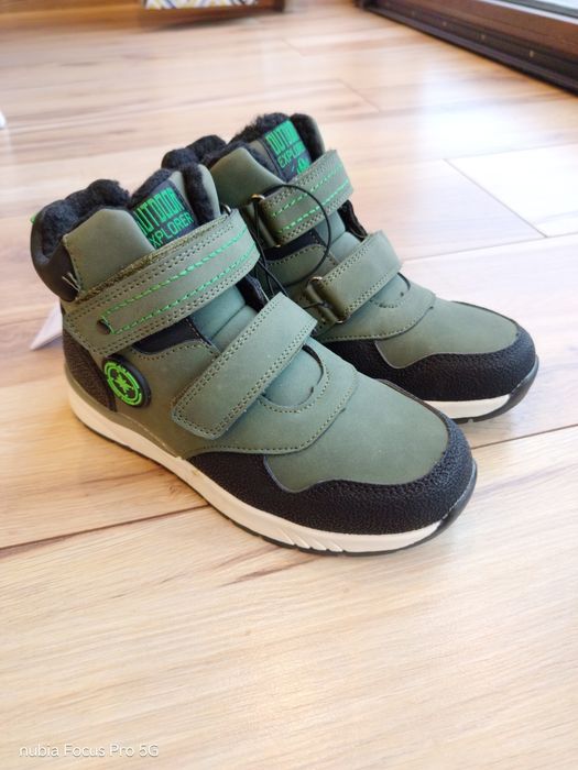 Nowe zimowe buty chłopięce