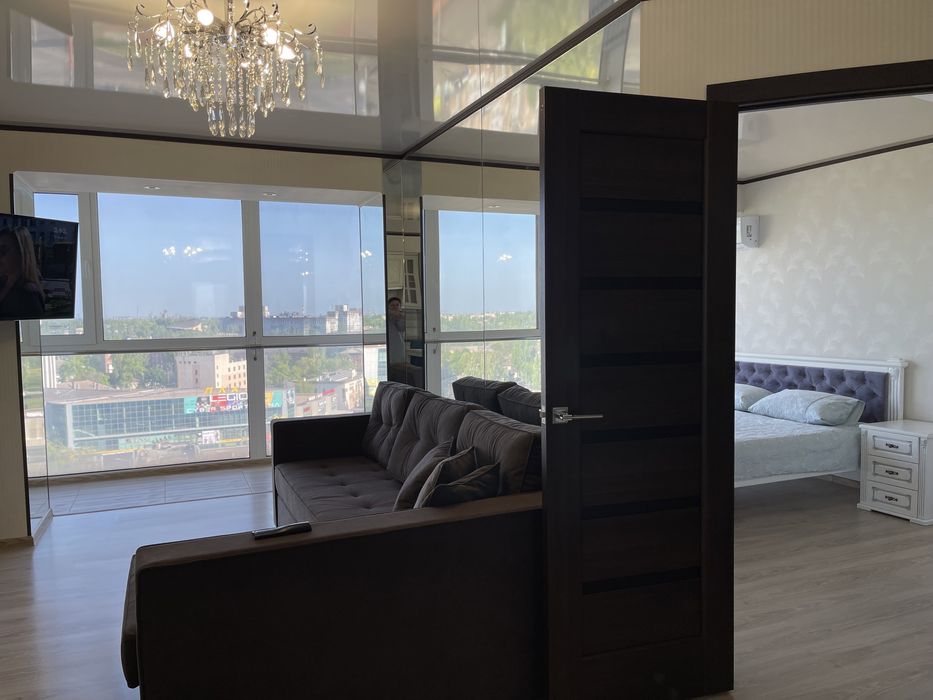 Подобова Погодинна оренда Шикарная VIP двухкомнатная студия 95 квартал