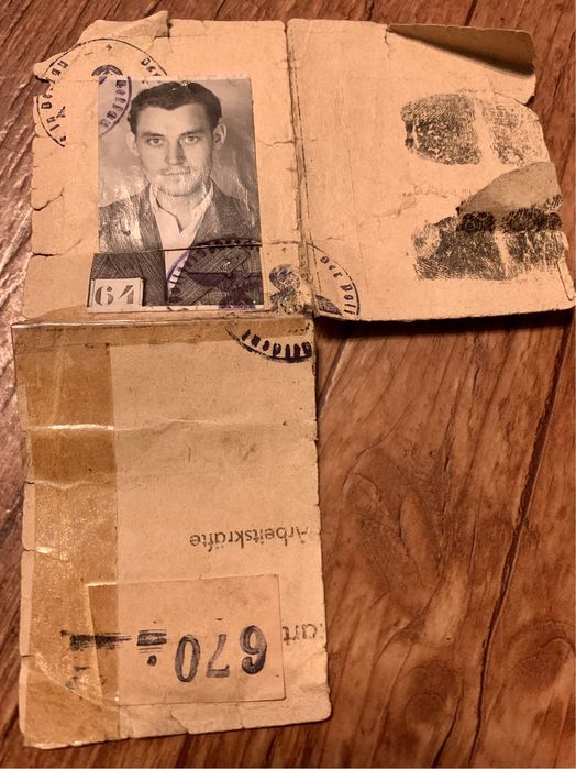 Dokumenty z czasów II WŚ z pieczatkami i odciskami palców. Oryginał!