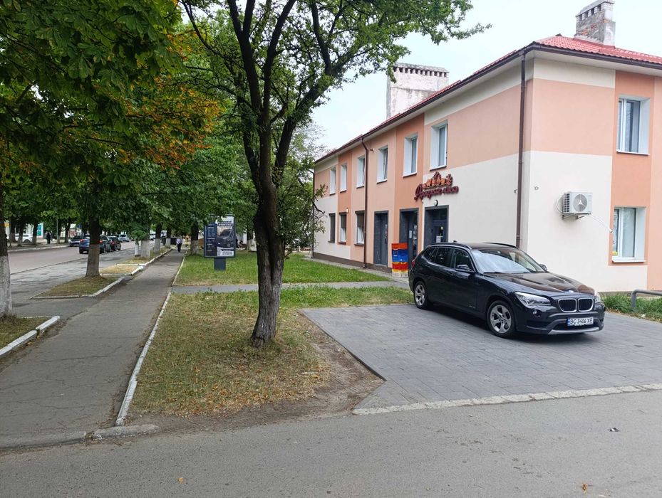 Комерційне приміщення на Грушевського